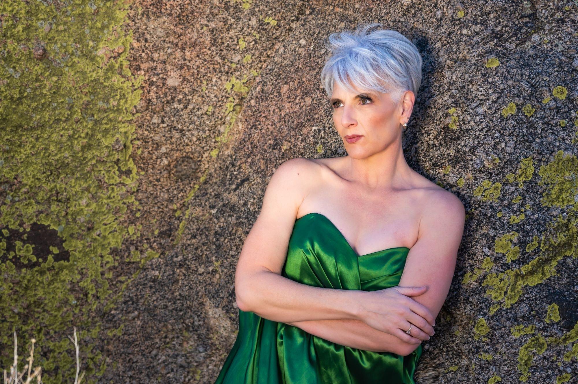 carousel-hero-element image-4